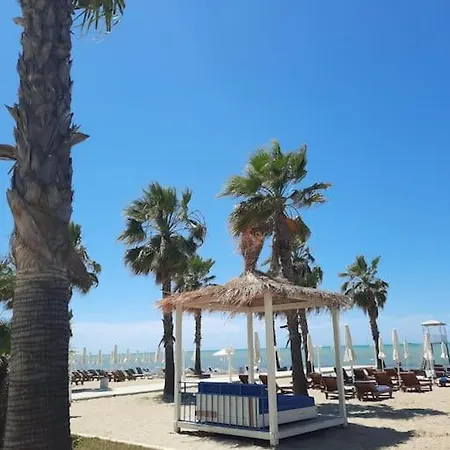Apartament 37 *