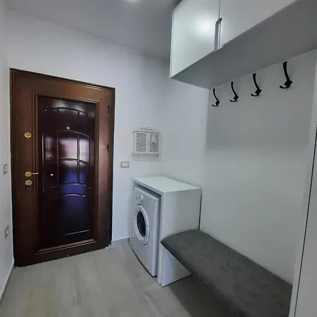 37 Golem (Tirana)